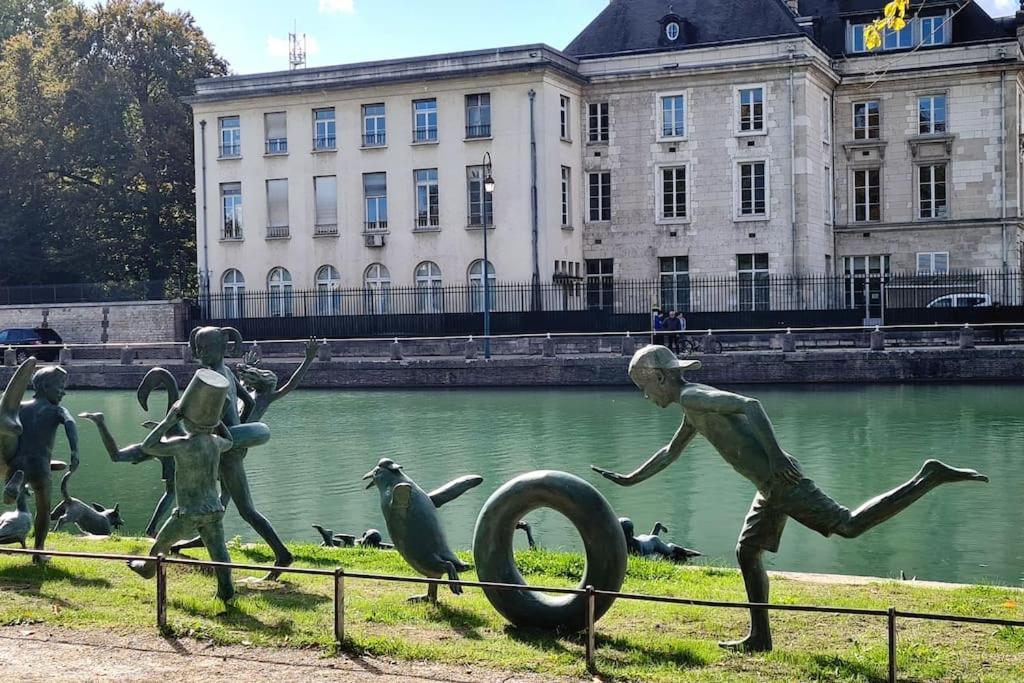 La Maison Des Delices Dosches Esterno foto